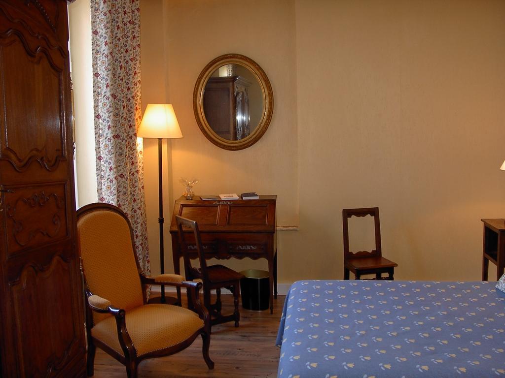 Hotel Du Théâtre Centre Historique Parking Gratuit 3*