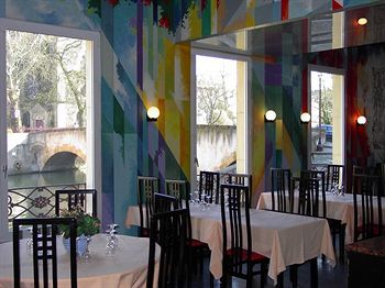 Hotel Du Theatre Centre Historique - Parking Souterrain Gratuit 3*